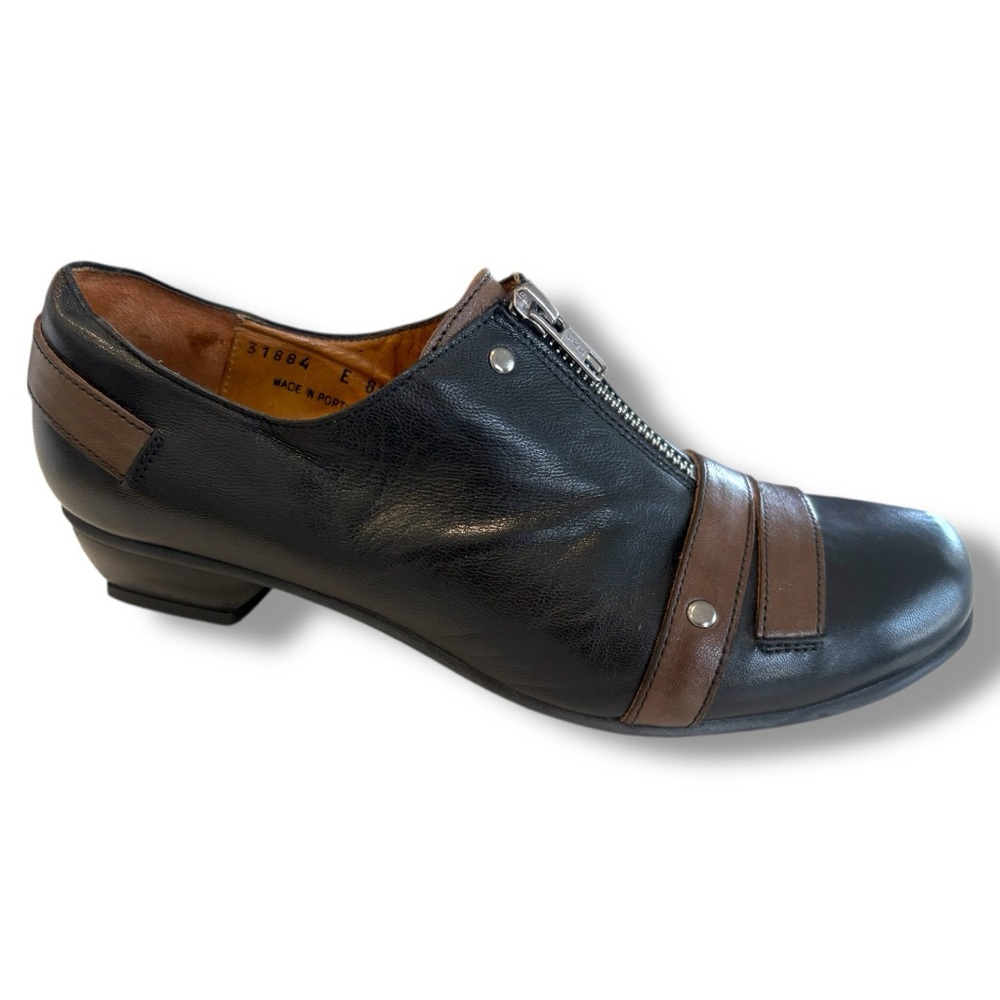 Fidji Portugal Soft Black/Brown Leather Slip On Zipper Flats. Women’s Size 8.5